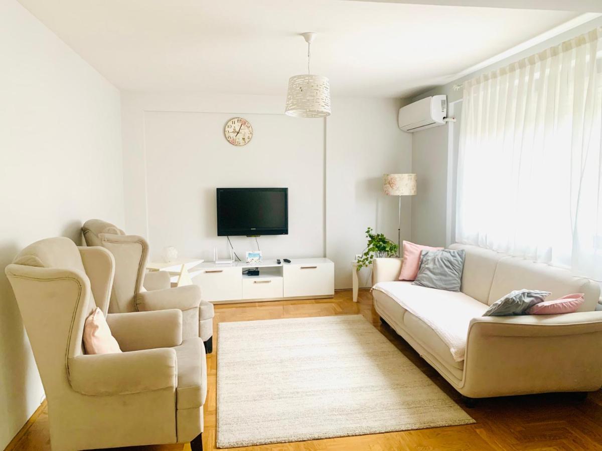 Cozy City Center Apartment Prizren Esterno foto